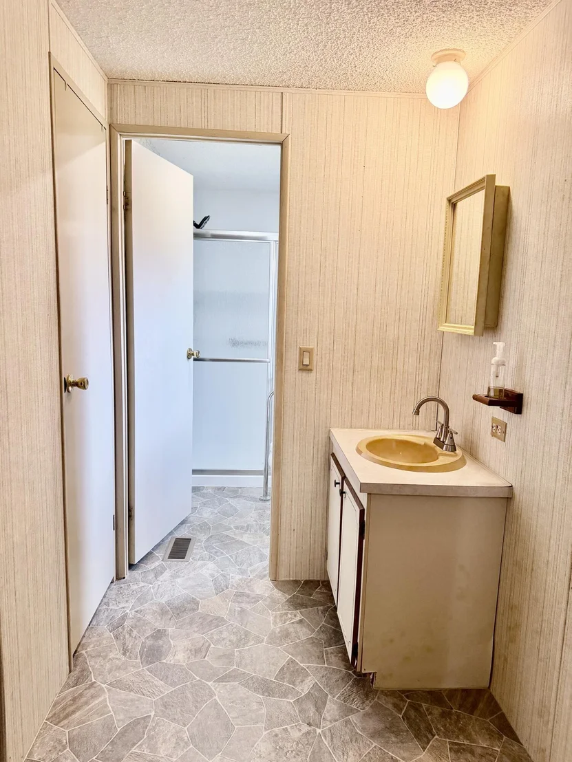 Photo of 2332 SE 29TH Street