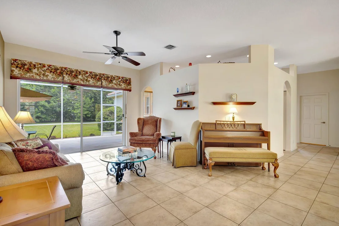 Photo of 225 Blackbird Lane