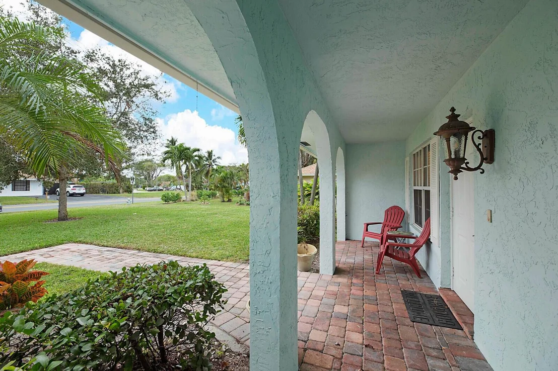 Photo of 643 Lindell Boulevard