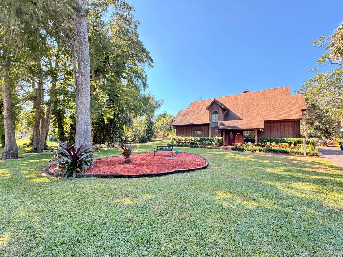 Photo of 505 SE 18th Way
