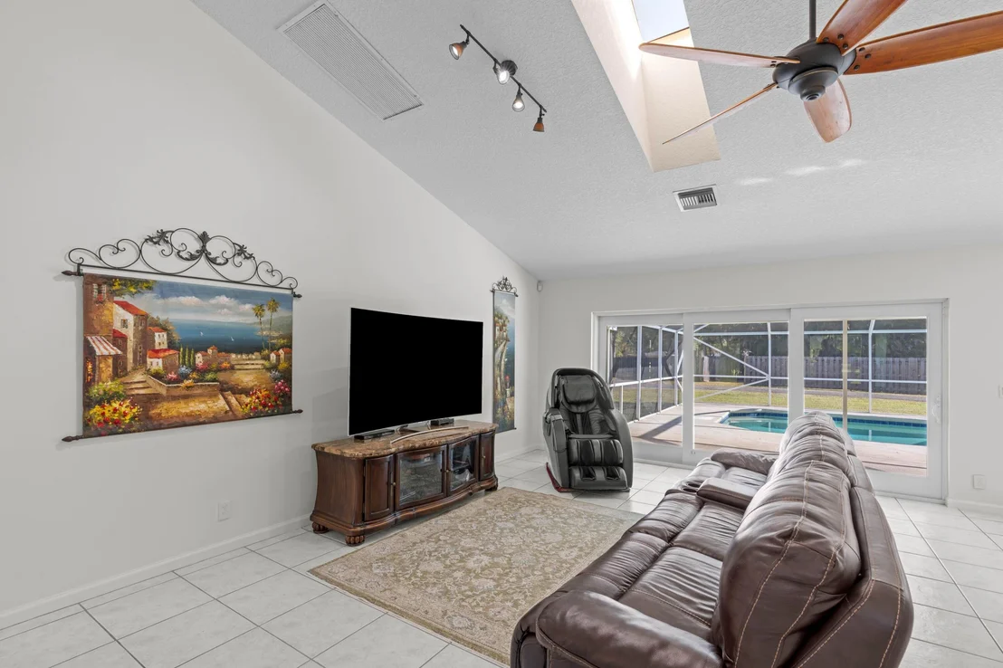 Photo of 17392 Mellen Lane