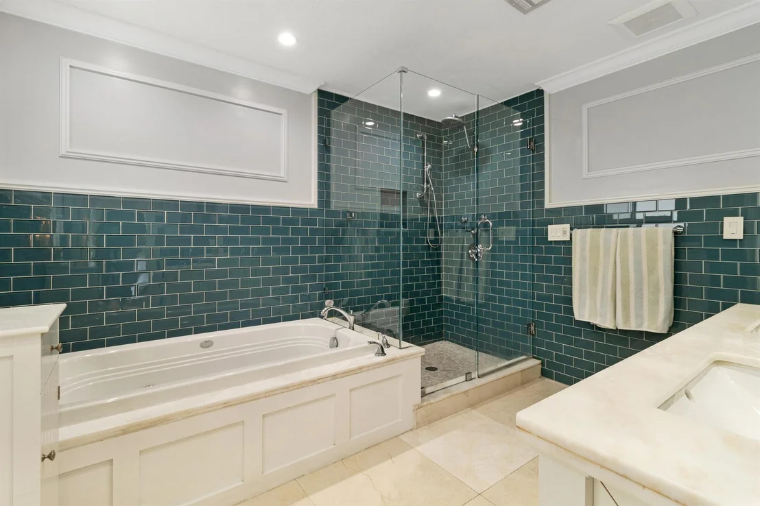 Photo of 811 SE 4th Avenue