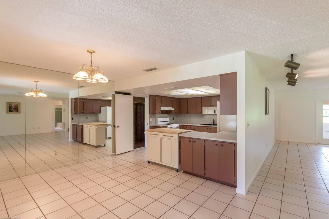 Photo of 1102 Hyde Park Road