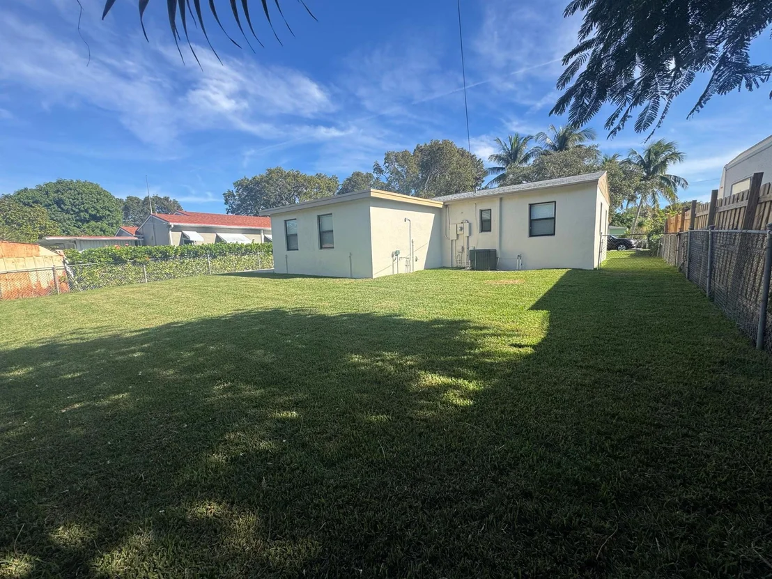 Photo of 3015 Robert Road