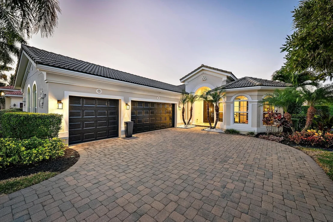 Photo of 279 Carina Drive