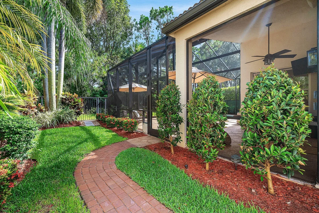 Photo of 8564 BREEZY OAK Way