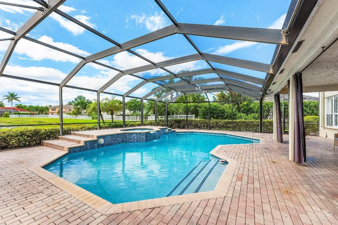 Photo of 6092 Indian Forest Circle
