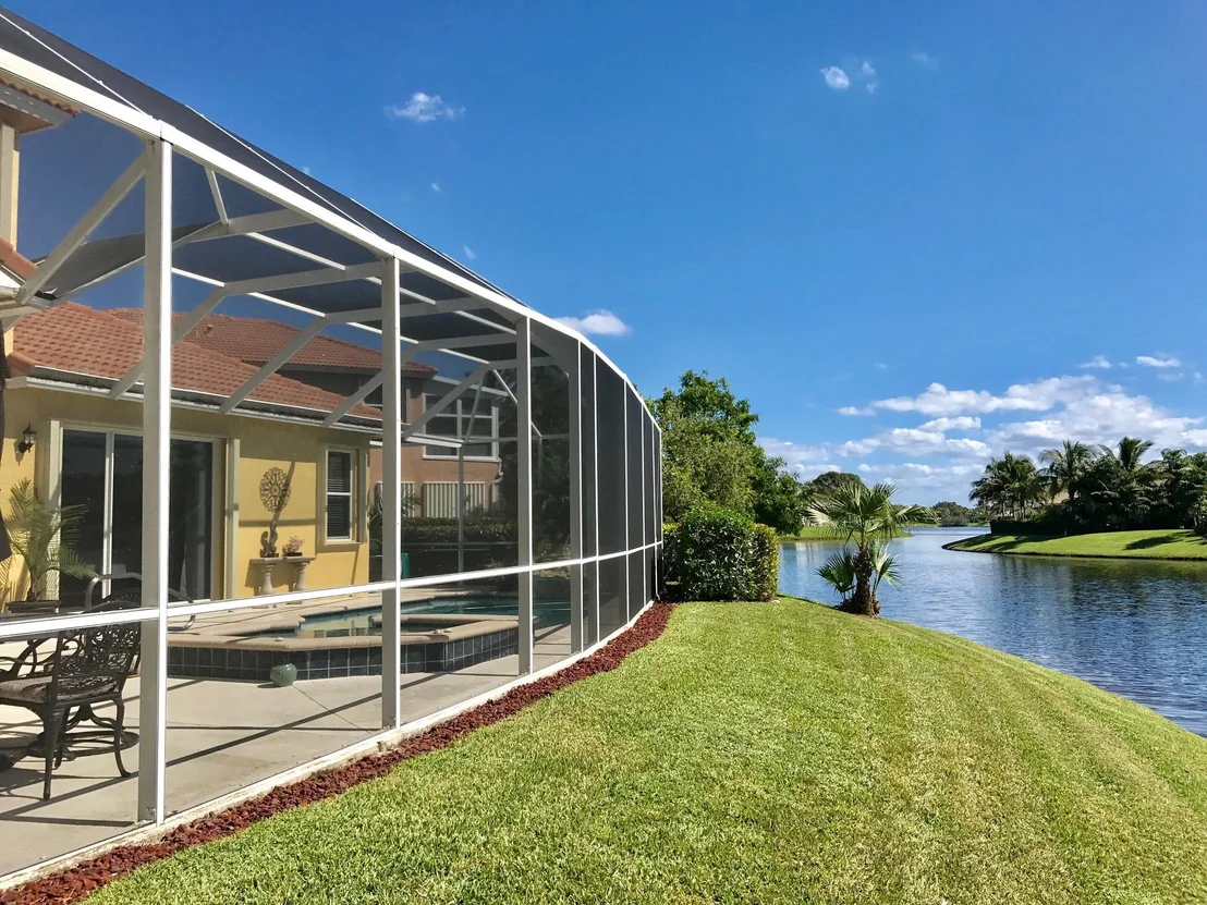 Photo of 258 Starling Lane S