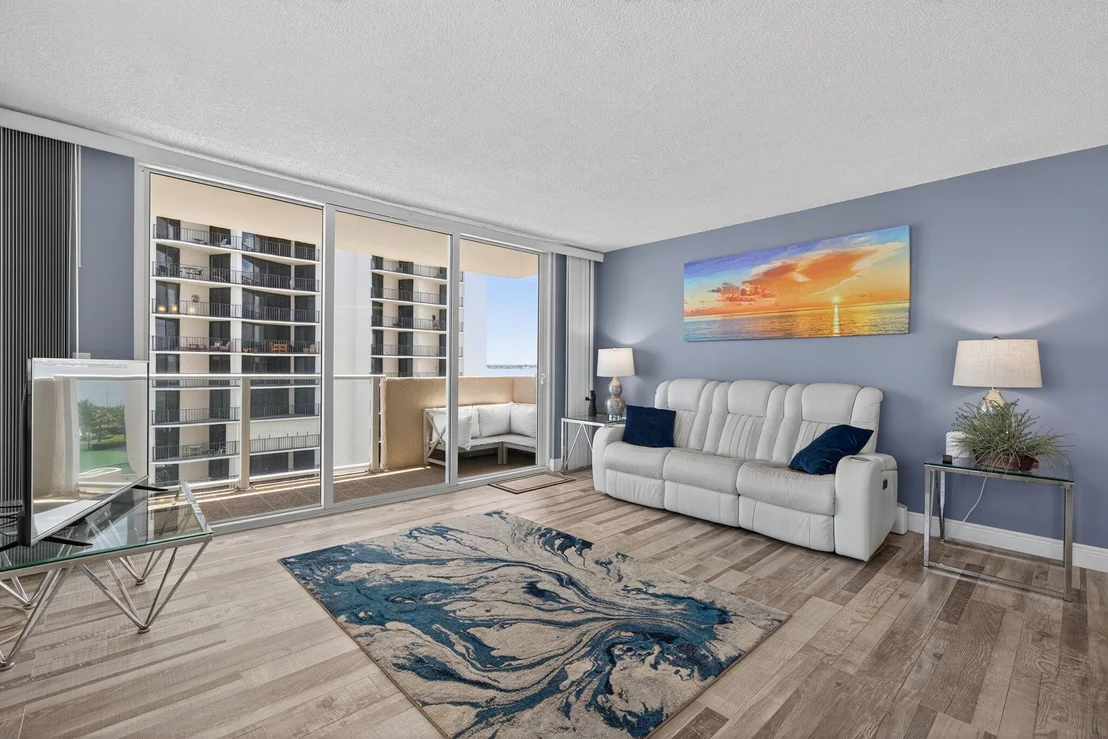 Photo of Unit 607 at 5440 N Ocean Drive