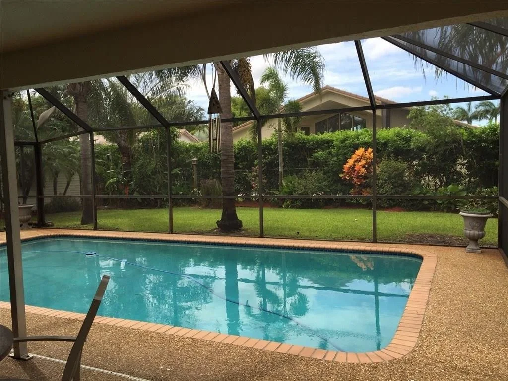 Photo of 10965 NW 1st Manor
