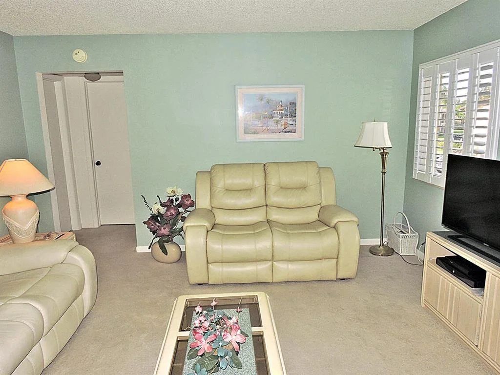 Photo of Unit D2 at 333 Pine Ridge Circle