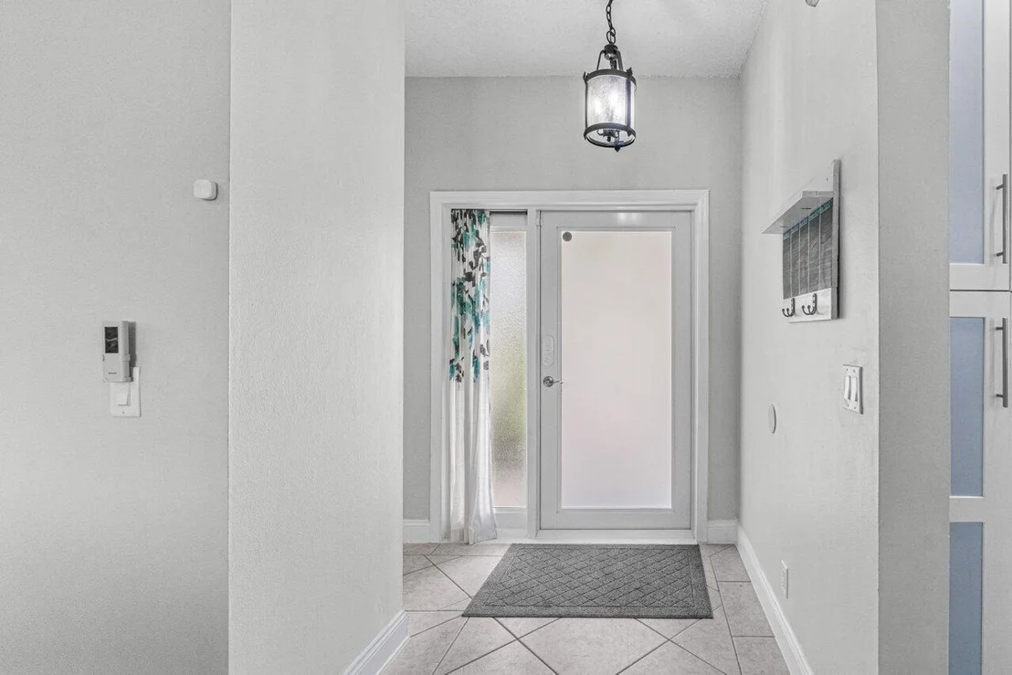 Photo of 1071 Fairfax Circle W