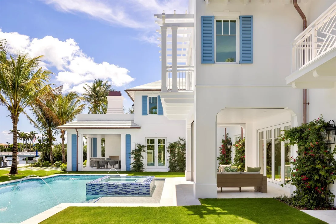 Photo of 584 Island Drive