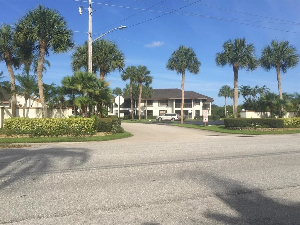 Photo of Unit 807 at 950 S Kanner Highway