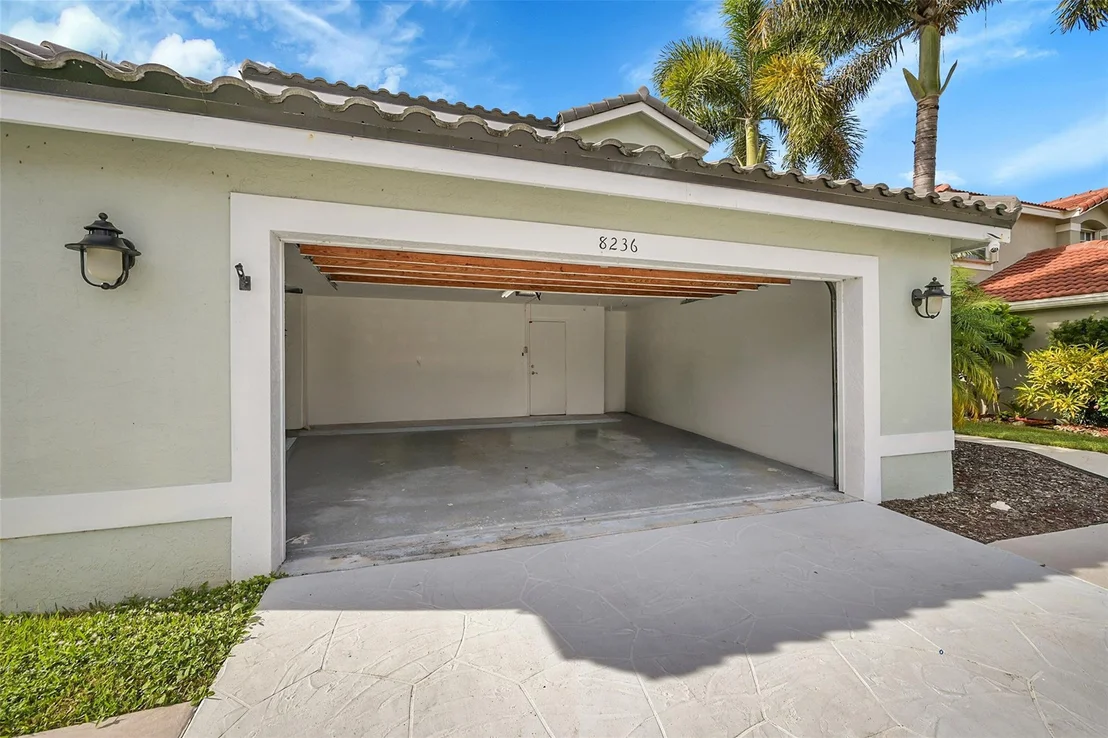 Photo of 8236 White Rock Circle