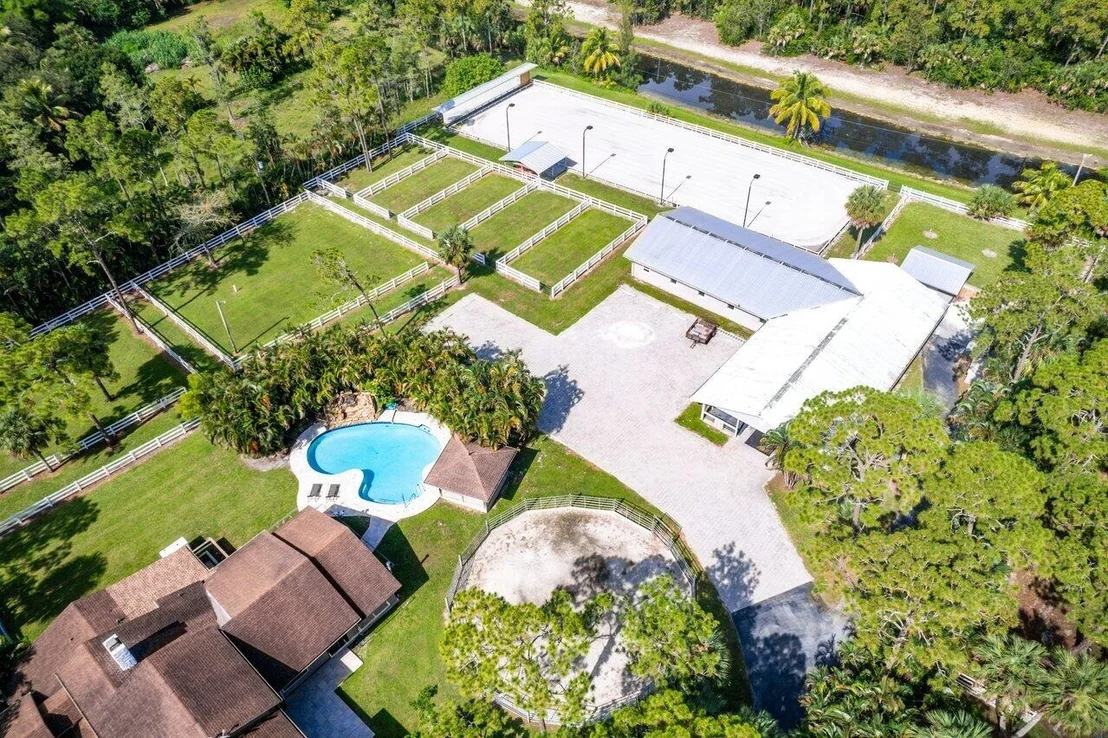 Photo of 2315 Deer Run Boulevard