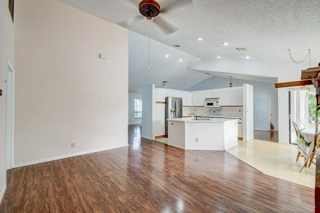 Photo of 5822 Sun Pointe Circle
