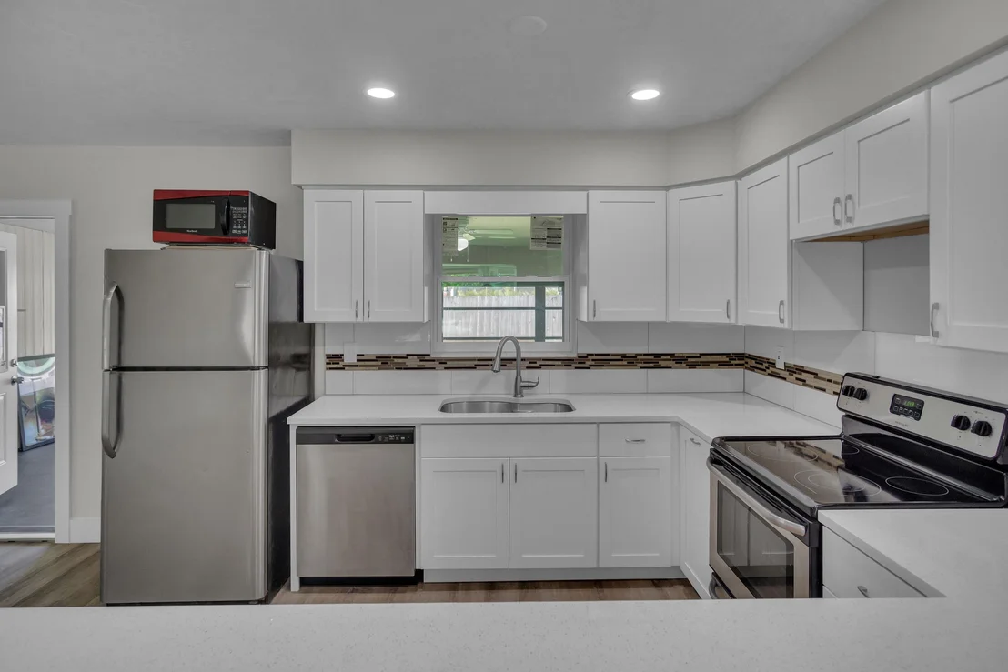 Photo of 817 SE 9th Court