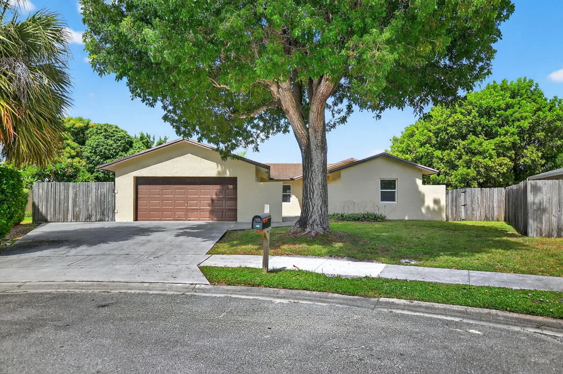 Photo of 8930 Saddlecreek Drive