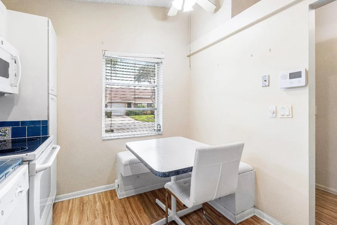 Photo of Unit D at 8077 Springtree Road