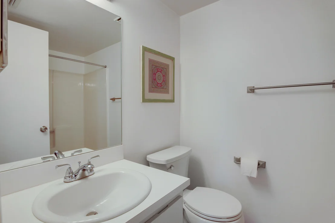 Photo of Unit F at 901 Pinecrest Circle