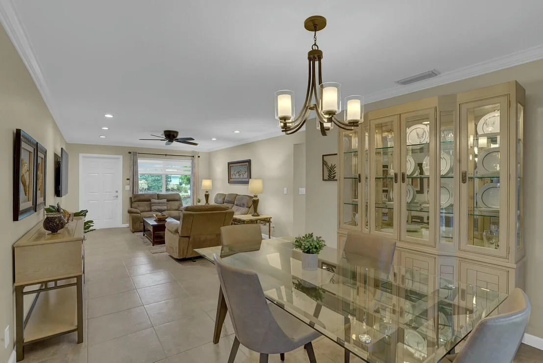 Photo of 736 Heron Drive