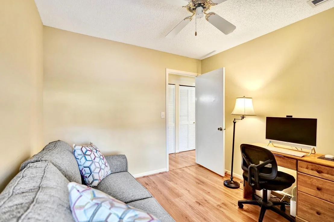 Photo of 124 Mayfair Lane