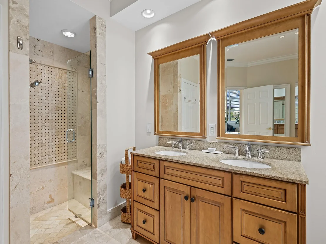 Photo of 2548 Bay Pointe Drive