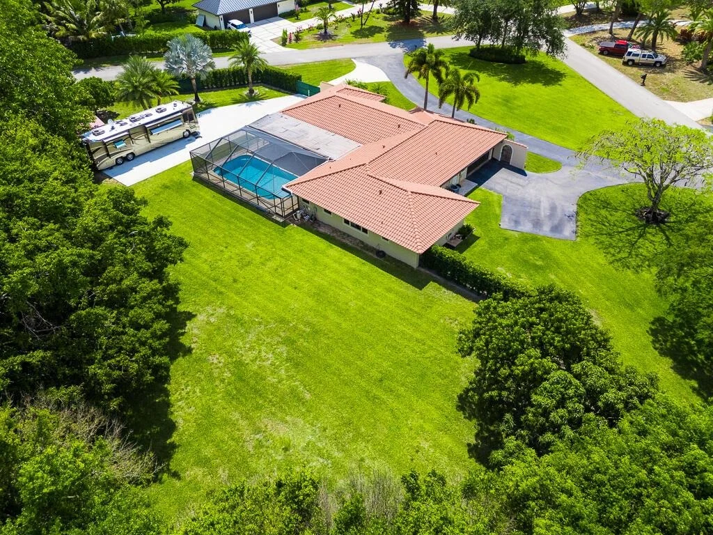 Photo of 12483 Pineacre Lane
