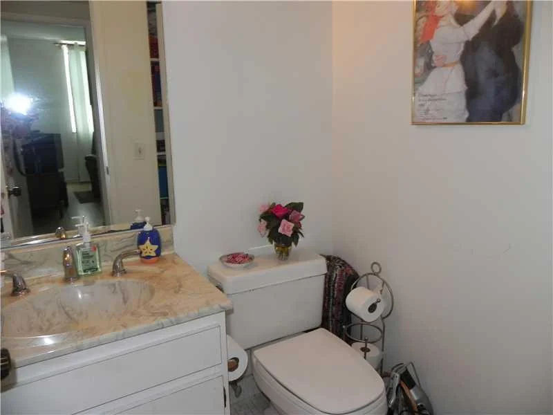 Photo of Unit 809 at 4350 Hillcrest Drive