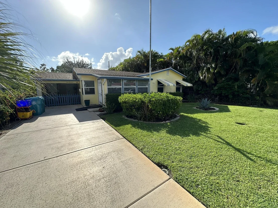 Photo of 914 SE 3rd Street