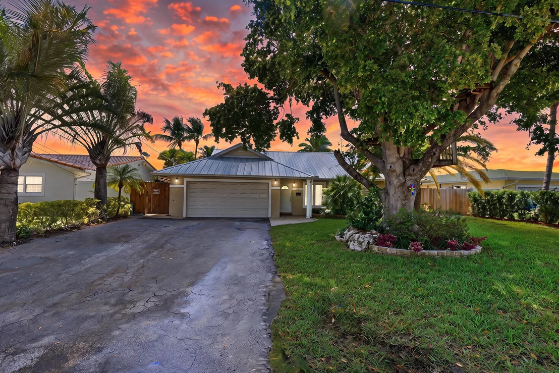 Photo of 390 SE 12th Avenue
