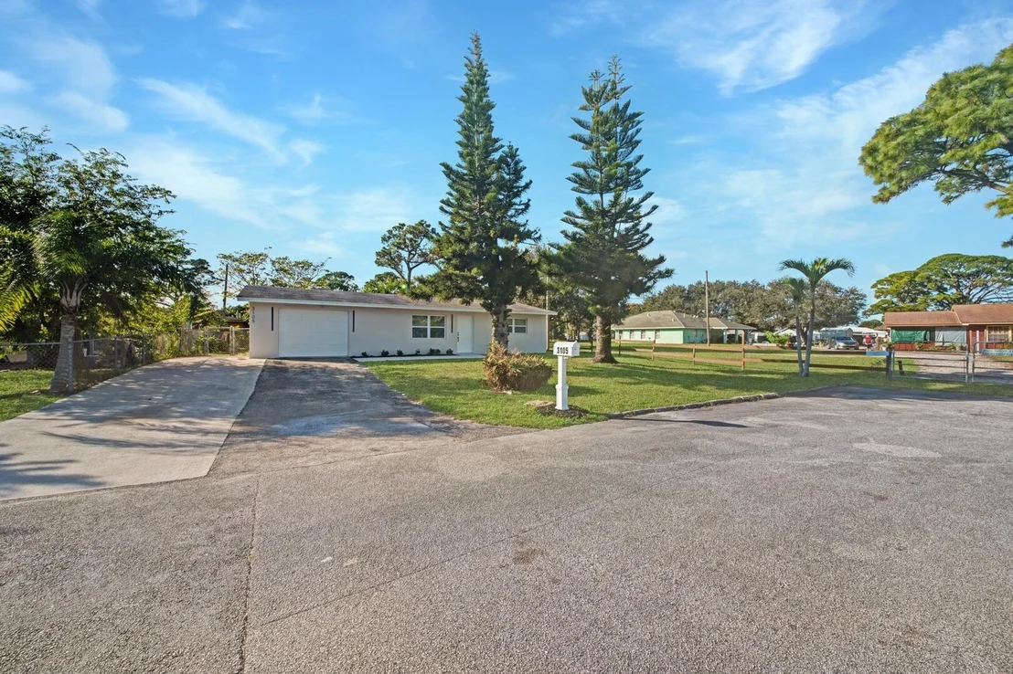 Photo of 3105 Evergreen Lane