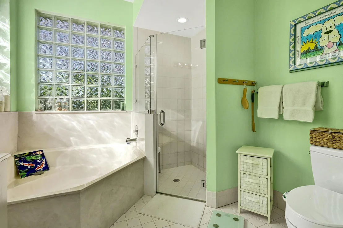 Photo of 4095 Augusta Avenue