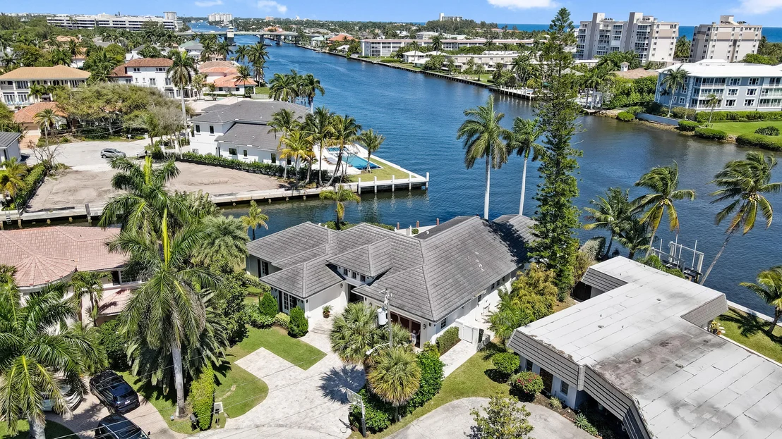 Photo of 975 Banyan Drive