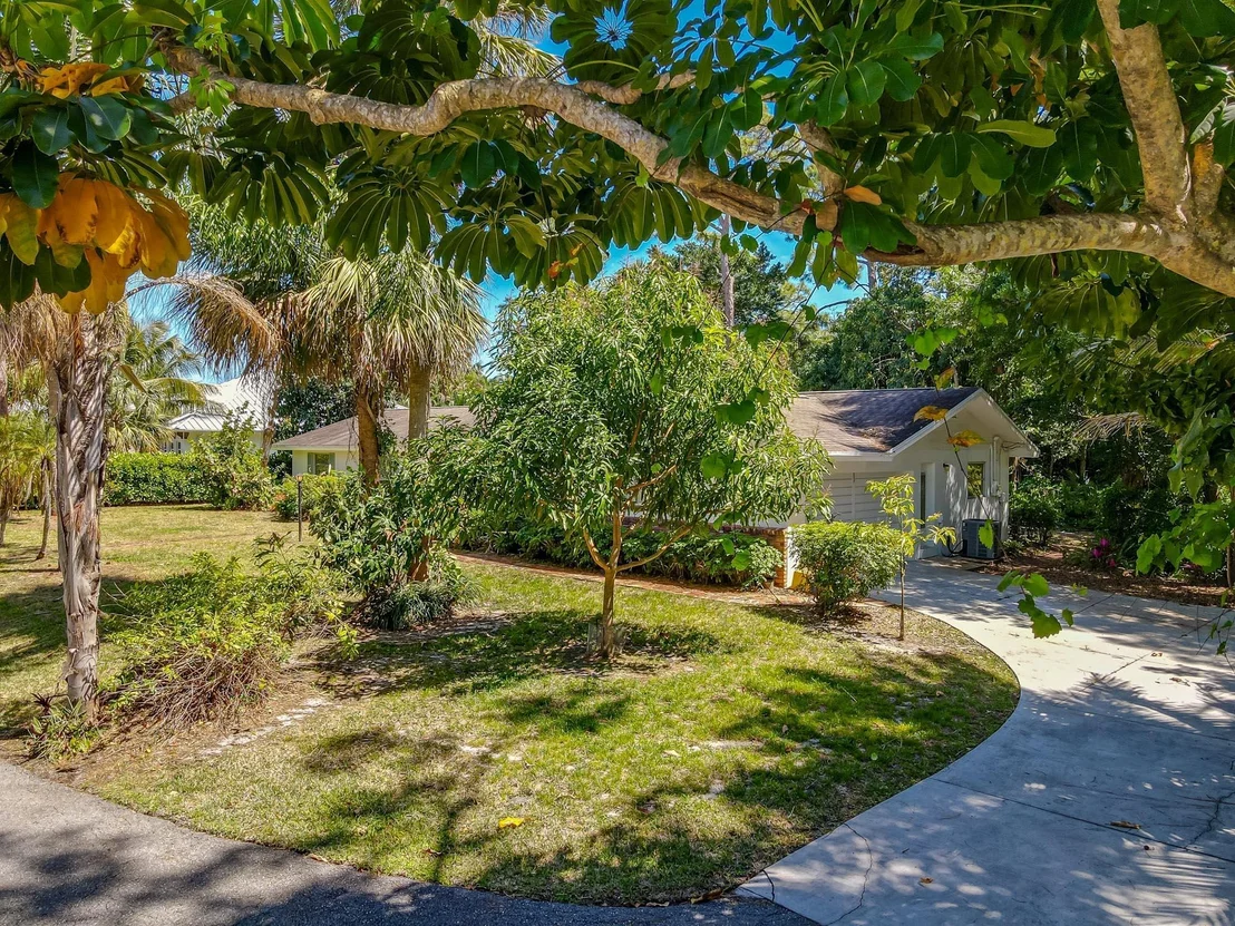 Photo of 5528 Hibiscus Road