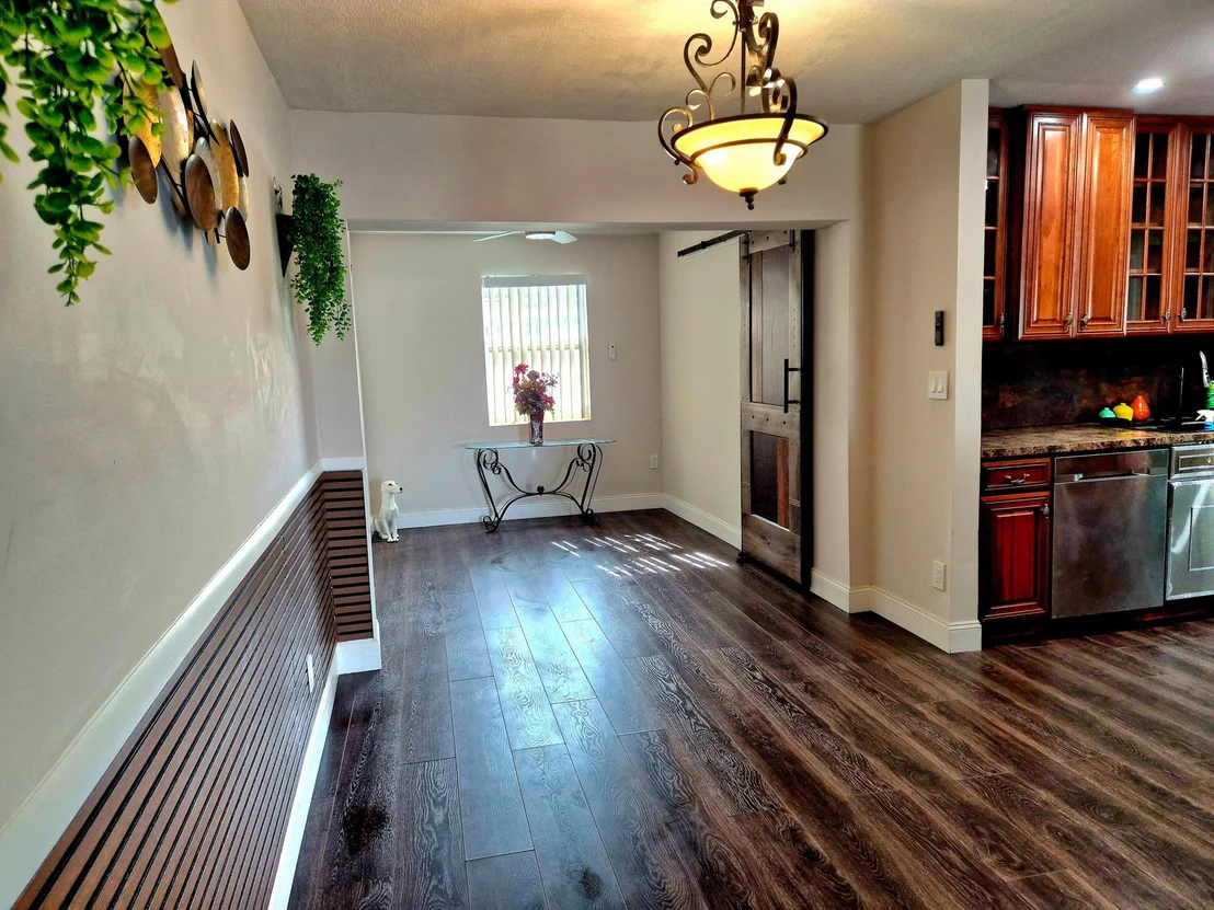 Photo of 1015 NW 68th Avenue