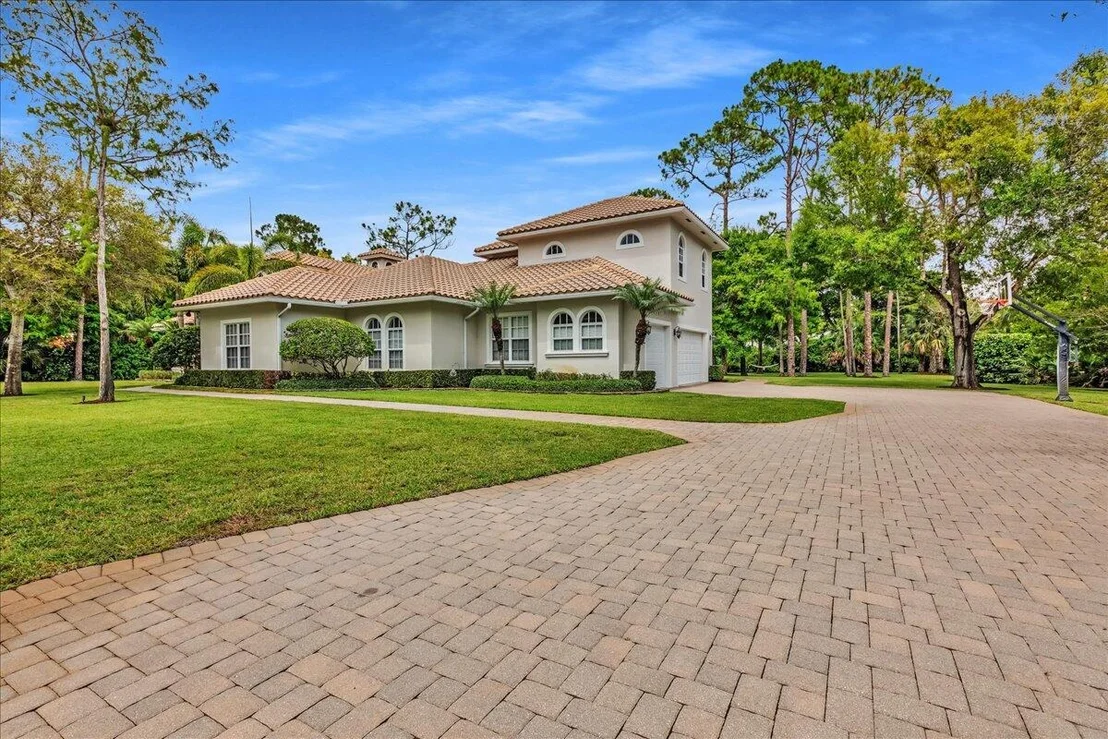 Photo of 378 Squire Drive