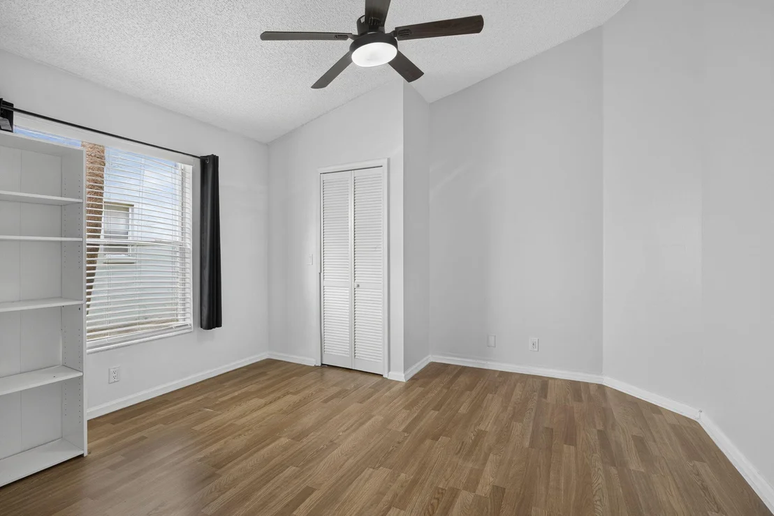 Photo of 120 Paddock Lane
