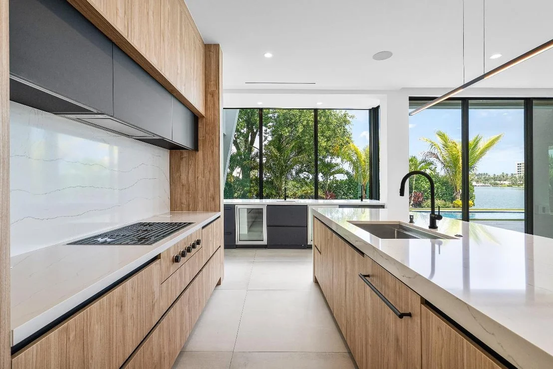 Photo of 3445 Harbor Road N