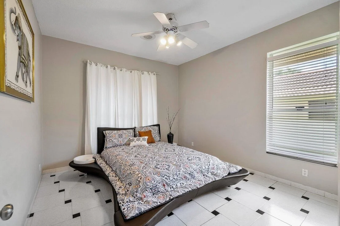 Photo of 648 Riviera Drive