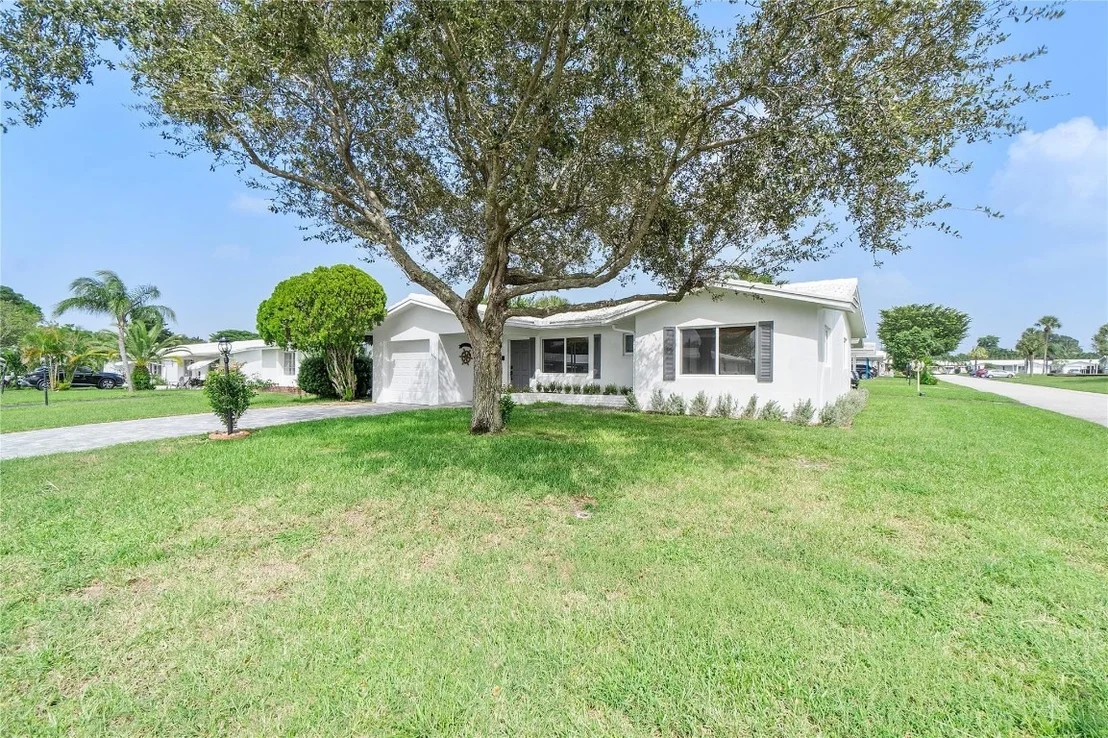Photo of 2550 E Golf Boulevard
