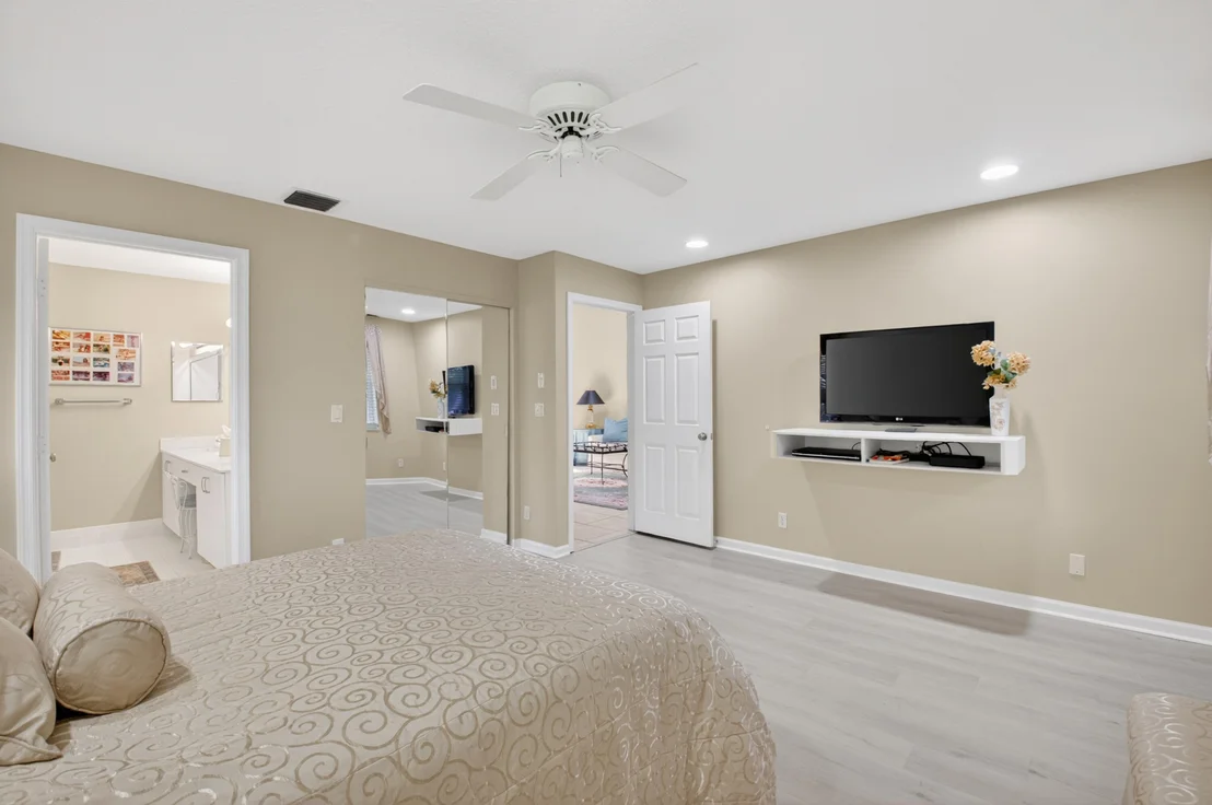 Photo of 5590 Royal Lake Circle