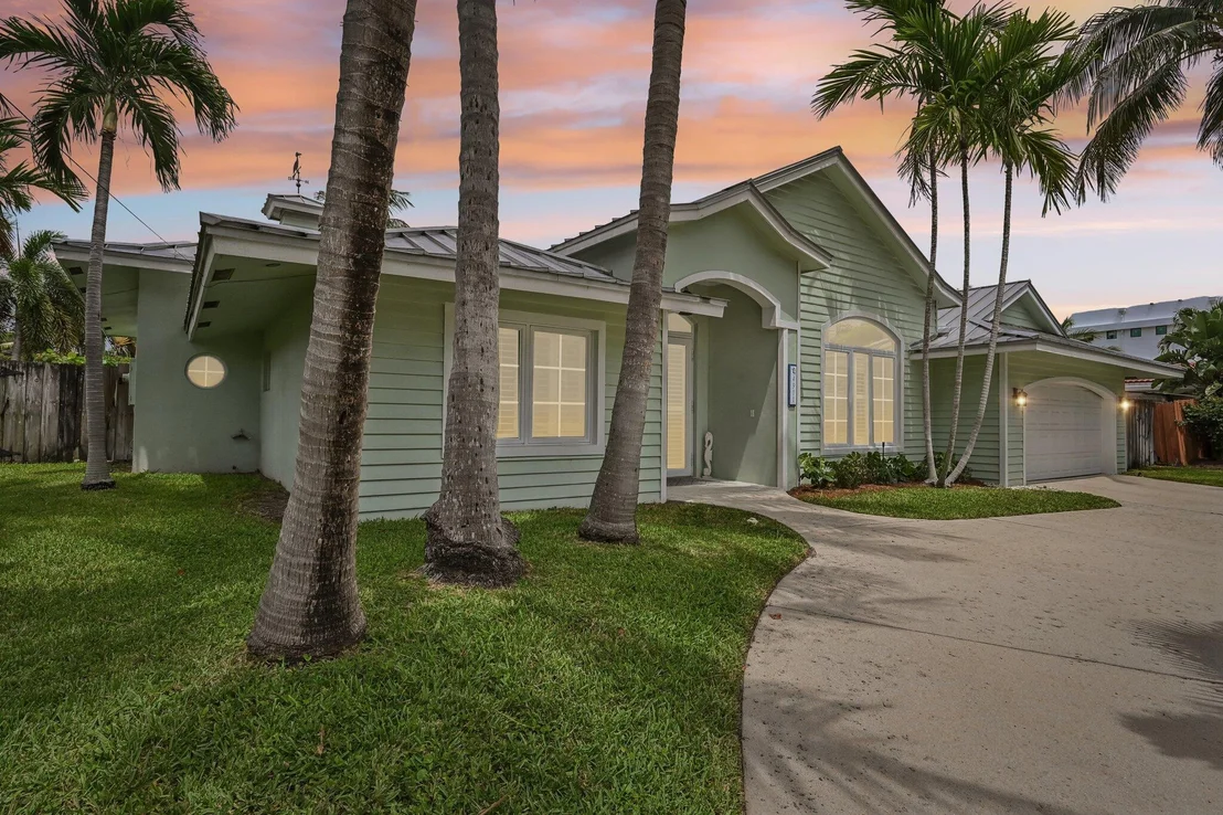 Photo of 4911 NE 25TH Avenue