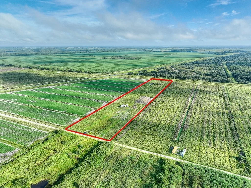 Photo of 7050 6th Road