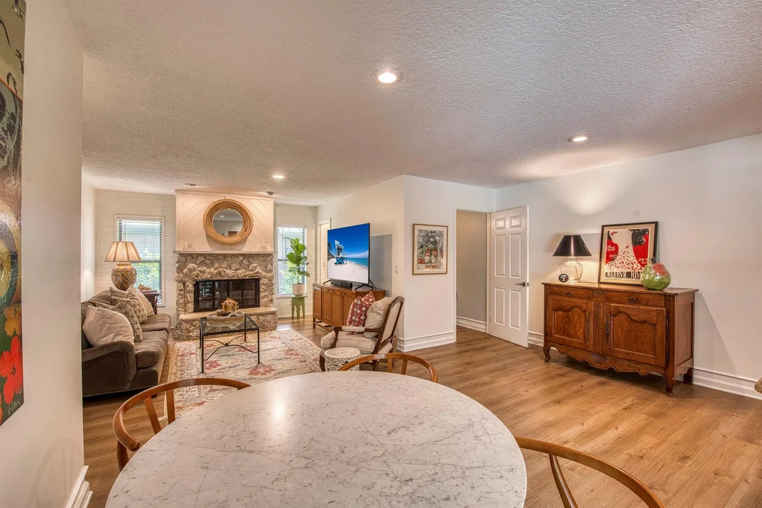 Photo of 18402 Lake Bend Drive