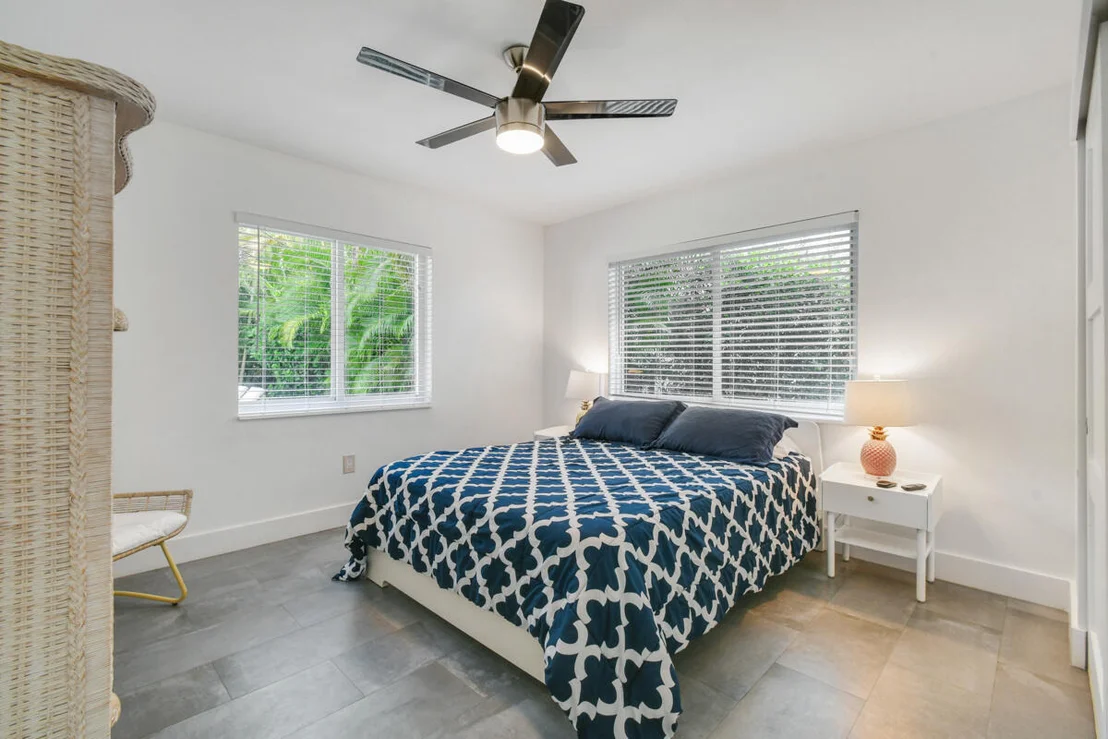 Photo of 1182 Beach Road