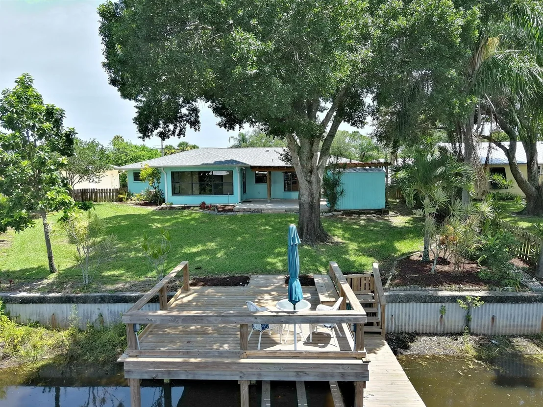 Photo of 425 Joy Haven Drive