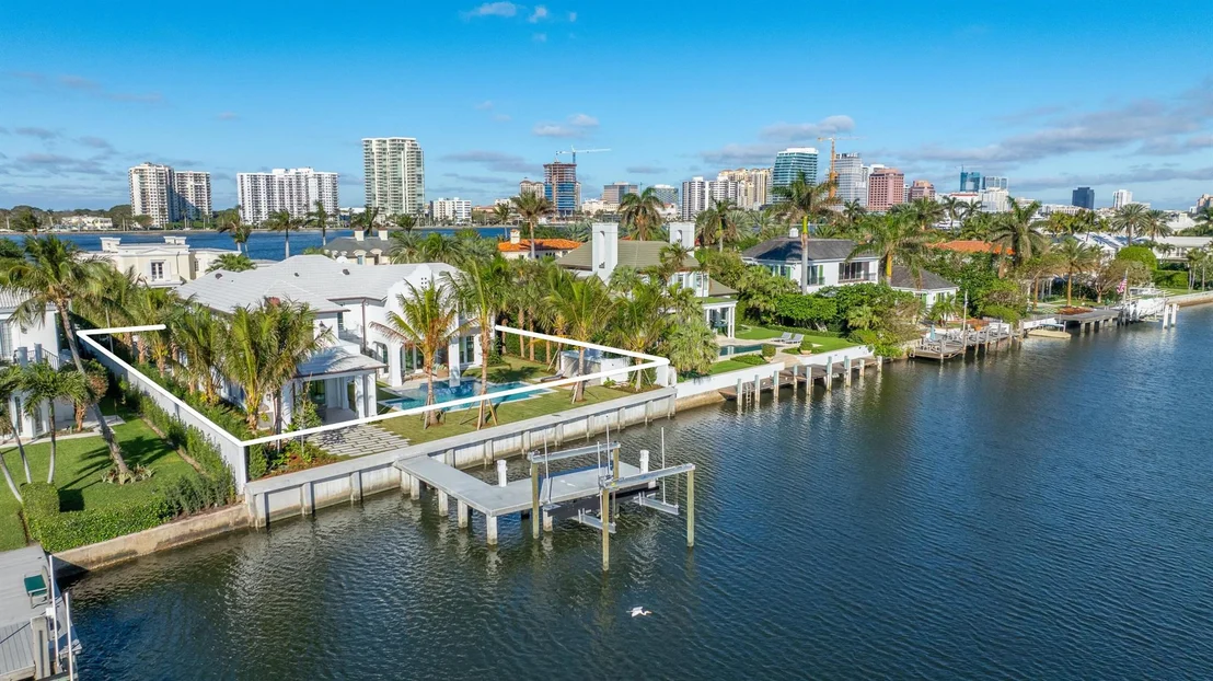 Photo of 584 Island Drive