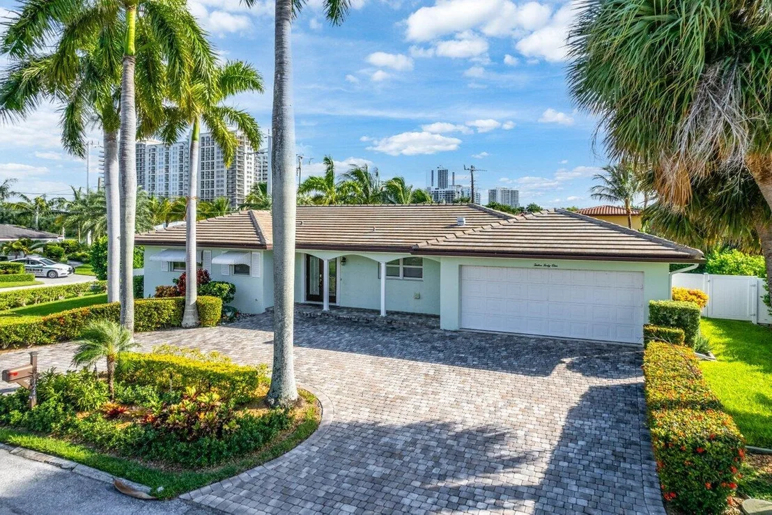Photo of 1241 Emerald Drive